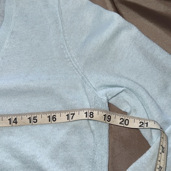 GAP Soft Minty Blue Linen V-Neck Tunic Sweater Ribbed Side Insets Vented Hem - Picture 7 of 12